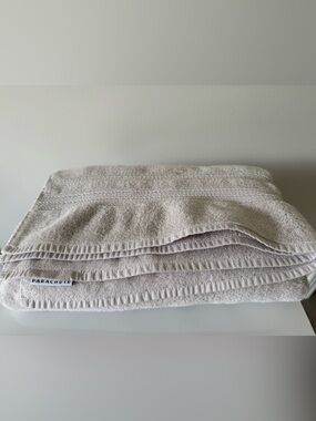 Parachute Classic Turkish Cotton Bath Towel in Light Gray